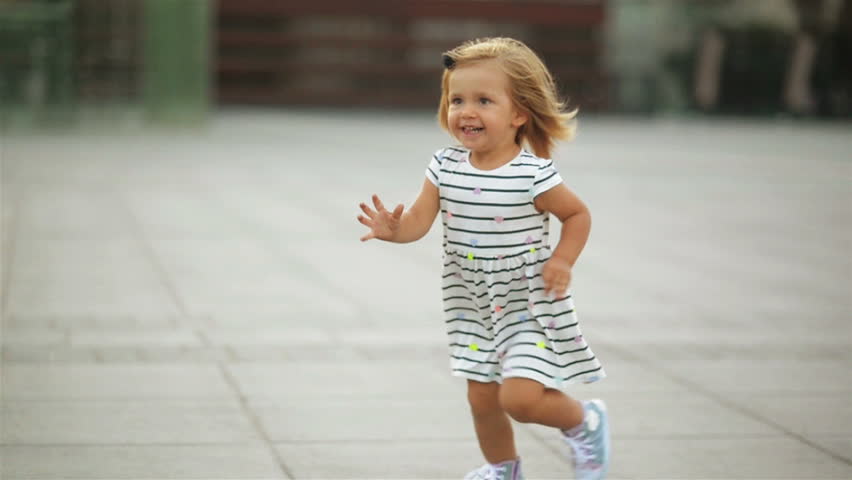 Run my baby. Baby Run. Baby Running. Running Baby girl.