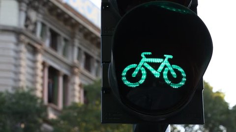 Milano bicycle traffic light turn on and off 