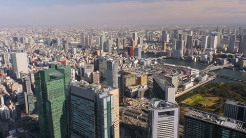 Japan Tokyo Aerial v122 Flying low over Minato area panning with cityscape views Arkistovideo
