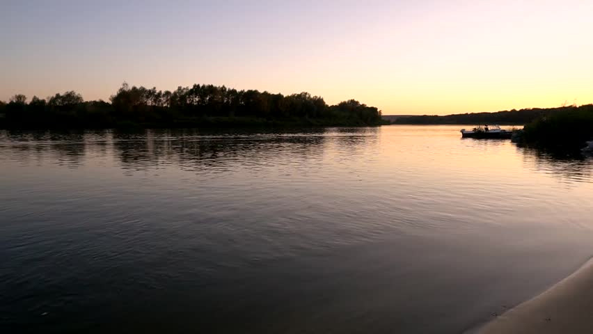 Sunset On the Bank of 스톡 동영상 비디오(100% 로열티 프리) 31139938 | Shutterstock