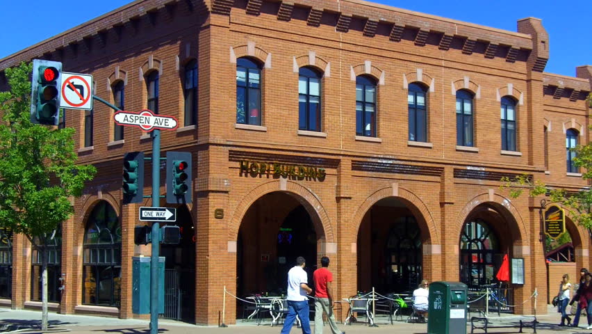 FLAGSTAFF, AZ - September 22, 2012: The Hopi Building and strolling tourists in