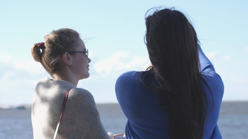 Fun Teen Girls take Selfie Vacation Photos by the sea. 3840x2160
