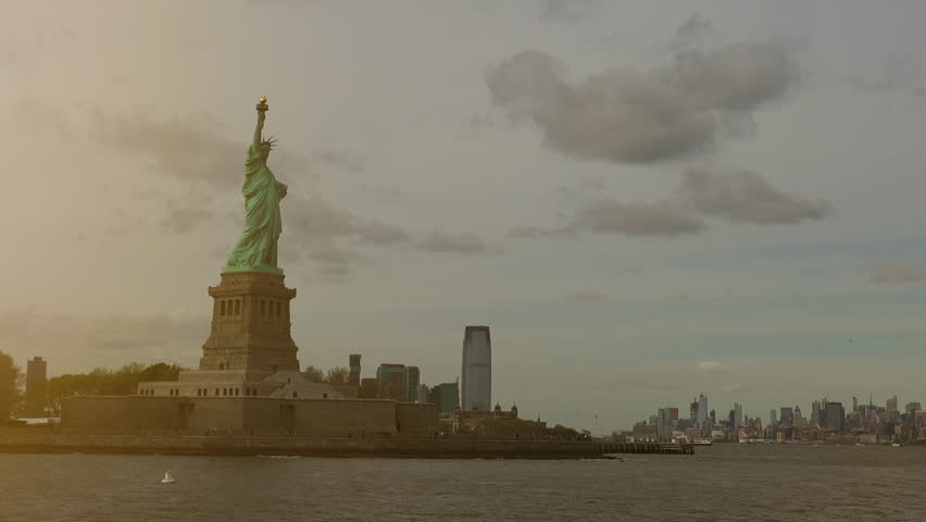 NEW YORK: Statue of Liberty and Manhattan panorama seen from a vessel, real time, ultra hd 4k