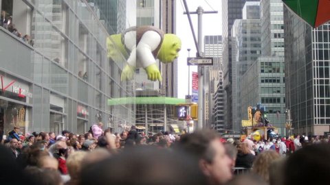 NEW YORK - NOV 26: Macy's Thanksgiving Day Parade with Shrek balloon on November 26, 2009 in New York, NY.
