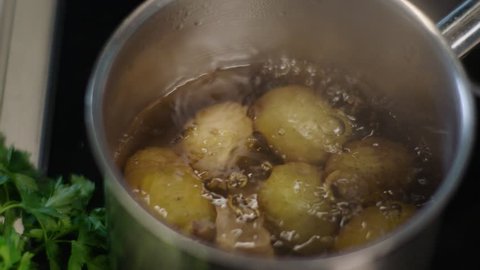 Boiling potatoes
