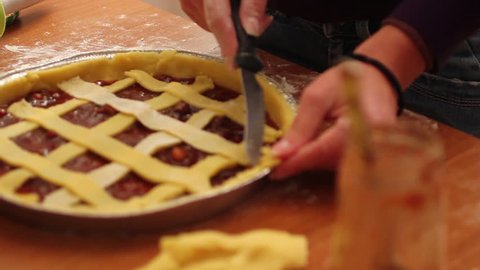 Tart nuts pie preparation 库存视频