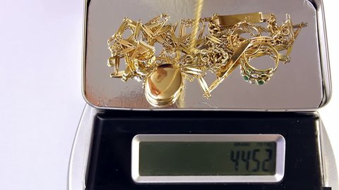 Weighing Gold Jewelry on a Digital Scale
