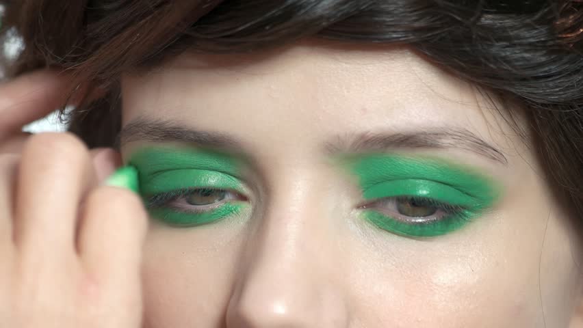 green eyeshadow