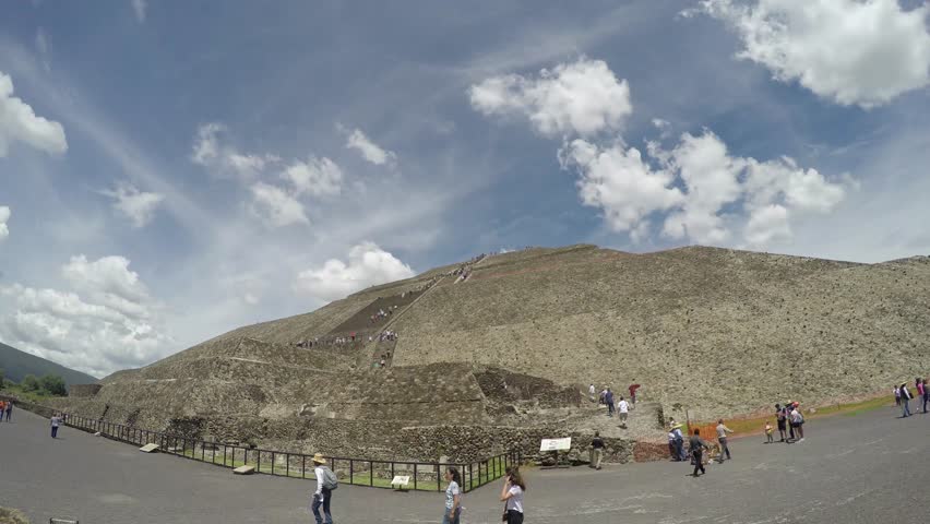 Time lapse of tourists in Teotihuacan, Sun pyramid, Mexico, 4K footage