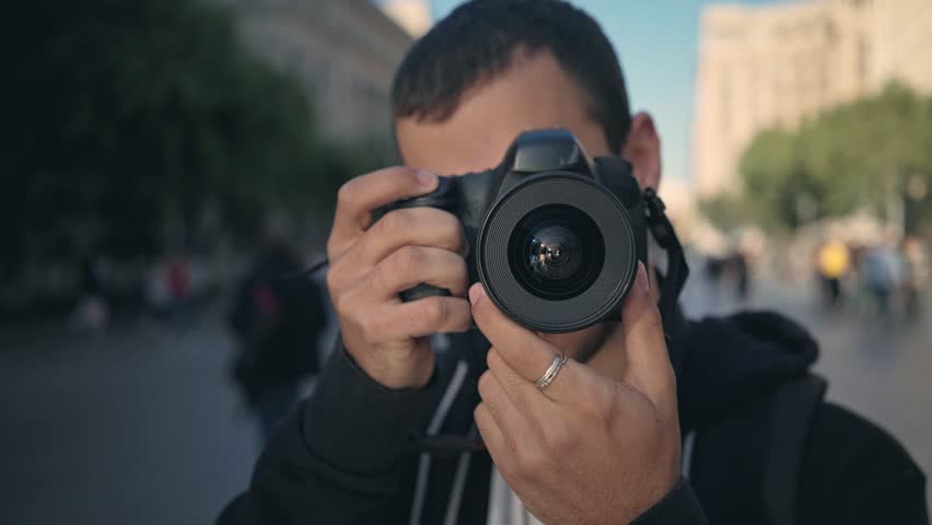 what are the basic parts of a dslr camera?