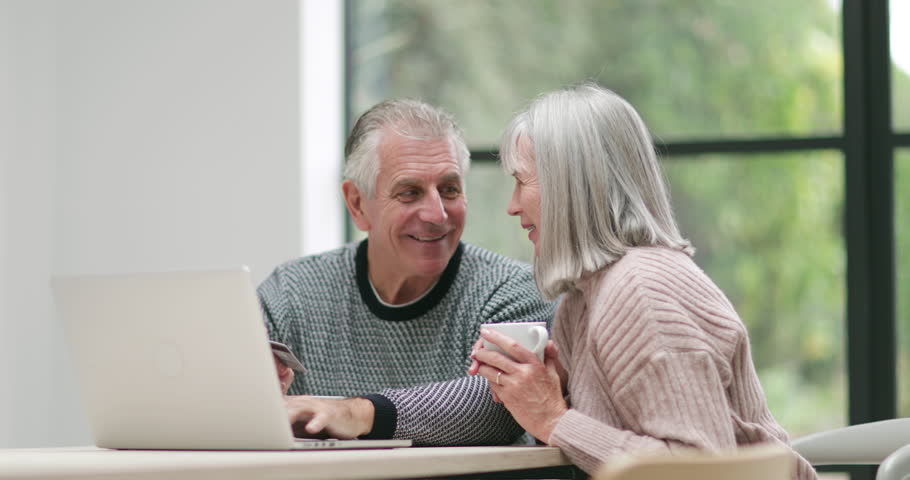 Senior couple online shopping | Shutterstock HD Video #32305816