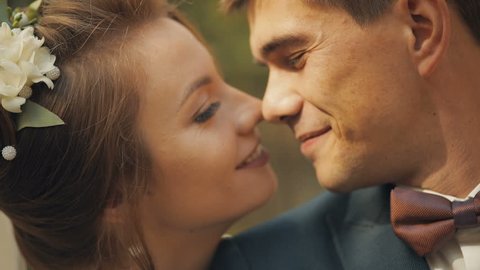 Video Stok couple kissing romance concept young auguring (100% Tanpa Royalt...