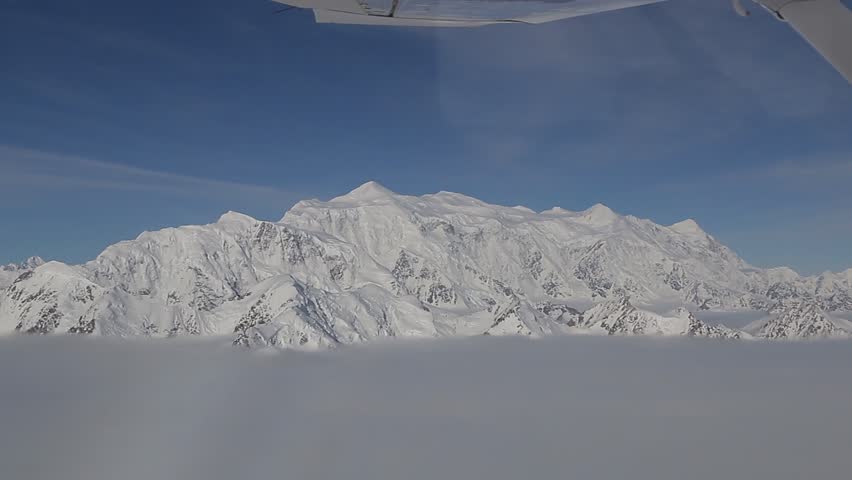 Aerial view of Mount Logan in Kluane Nationalpark