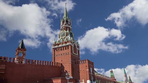 солнечная красная площадь. над площадью красной под небом кремля. салют победы стих. над площадью красной под небом кремля. стихотворение о победе.