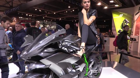 Kawasaki ninja h2r Stock Video - 4K and HD Clips | Shutterstock