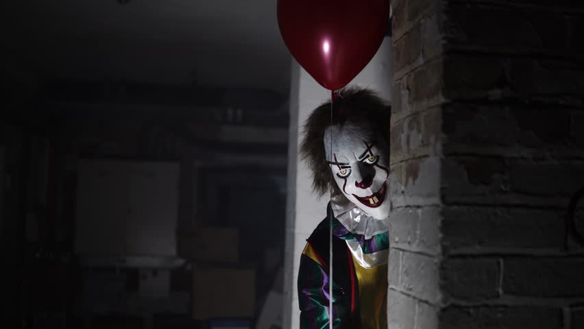 Evil Clown In Dark Scary Video De Stock 100 Libre De Droit Shutterstock