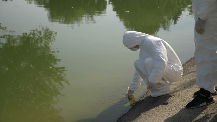 Отбор проб на холеру. Вода будет заражена холерой. Вода будет заражена холерой. Холерный вибрион пути передачи. Холерный вибрион пути передачи.