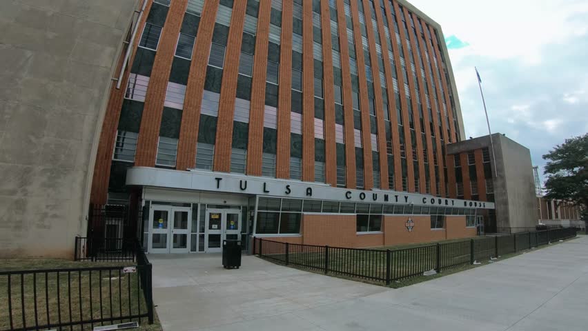 Tulsa County Court House in the city center - TULSA / OKLAHOMA - OCTOBER 15, 2017
