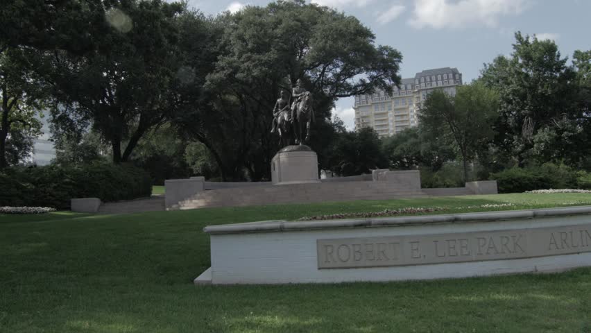 Robert E. Lee Park Statues and Signage in Dallas, Texas