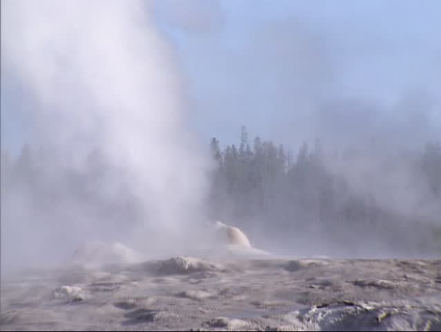 Old Faithful erupts at Yellowstone National Park - start