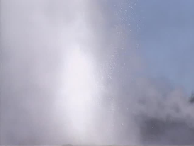 eruption Old Faithful geyser in Yellowstone National Park - full screen