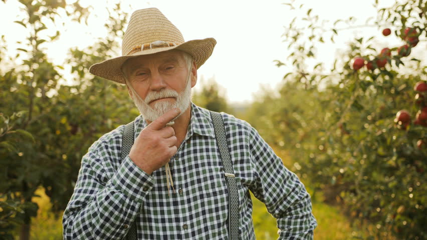 portrait shot old farmer standing middle Arkivvideomateriale (100 % royalty...