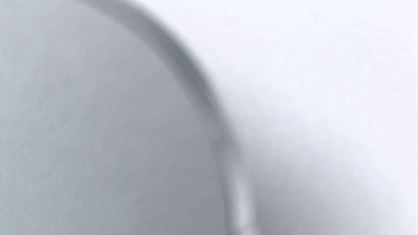 magnifying glass finds fingerprints