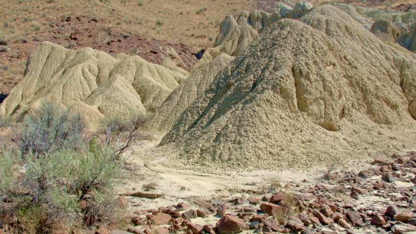 Summer Badlands formations John Day fossil beds Sutton mountain Painted Hills Oregon