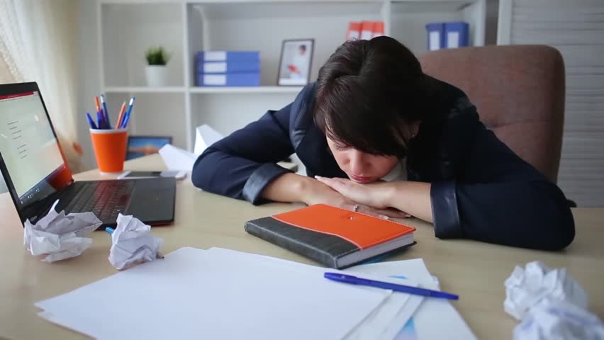 Work alone. Businesswoman having waist pain stock footage video (100%. 00:12 tired businesswoman having back pain stock footage video (100% royalty-. Маркетолог азиат. Мужчина спит за столом.