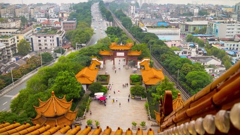 wuhan yellow crane temple rooftop square park entrance panorama 4k timelapse china 庫存影片