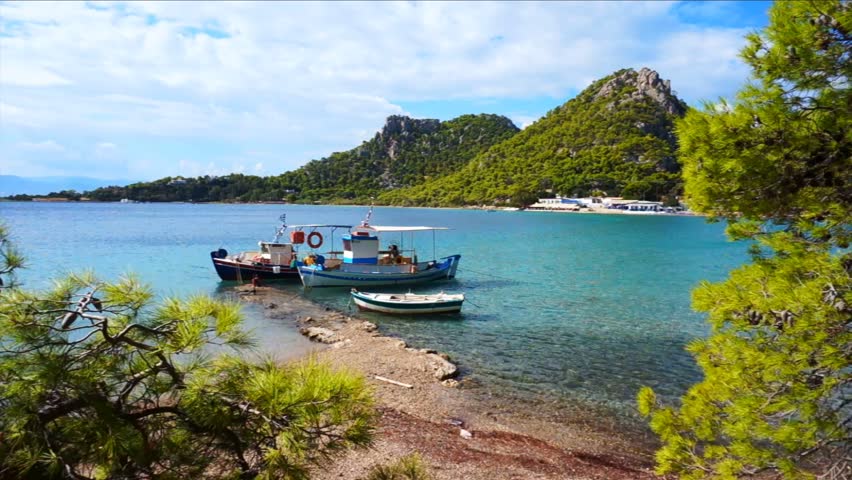 Video from crystal clear seascape of Lake Vouliagmeni in Loutraki, Greece