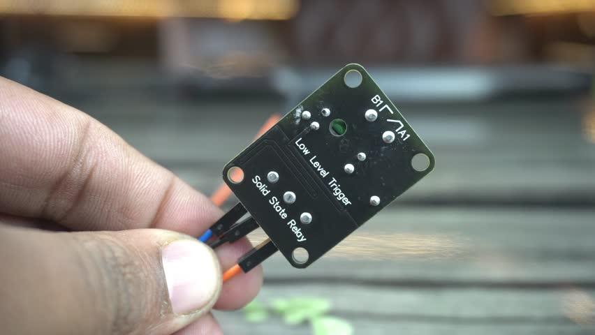 Explore the back side of the 1 Channel 5V G3MB-202P SSR Solid State Relay Module designed for Arduino. Featuring a resistive fuse, this module ensures seamless control of high-voltage circuits