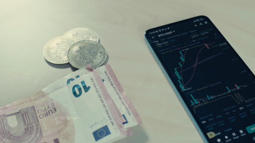 bitcoin, btc, euro, argent liquide, crypto monnaie, etf, argent, trading, actif numérique, finance, devise, banque, affaires, échange, gain, perte, graphique, graphique, pièce, richesse, billet, ordin