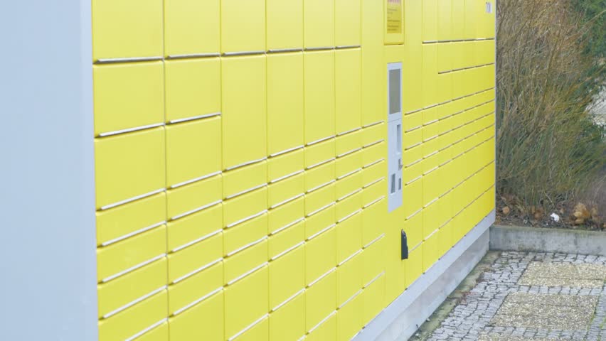 insert a parcel in an automated packstation