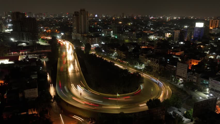 Nighttime traffic on Nursery Flyover, Karachi - Time lapse
