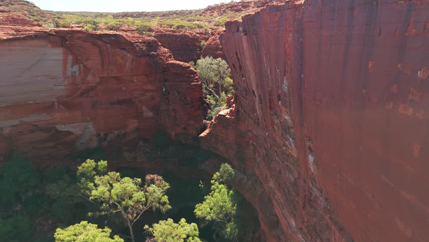 Approaching aerial footage of Kings Canyon