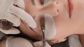 Individual approach to each client when performing eyelash lamination in a specialized beauty salon. The features that make the procedure as effective as possible for each case are highlighted.