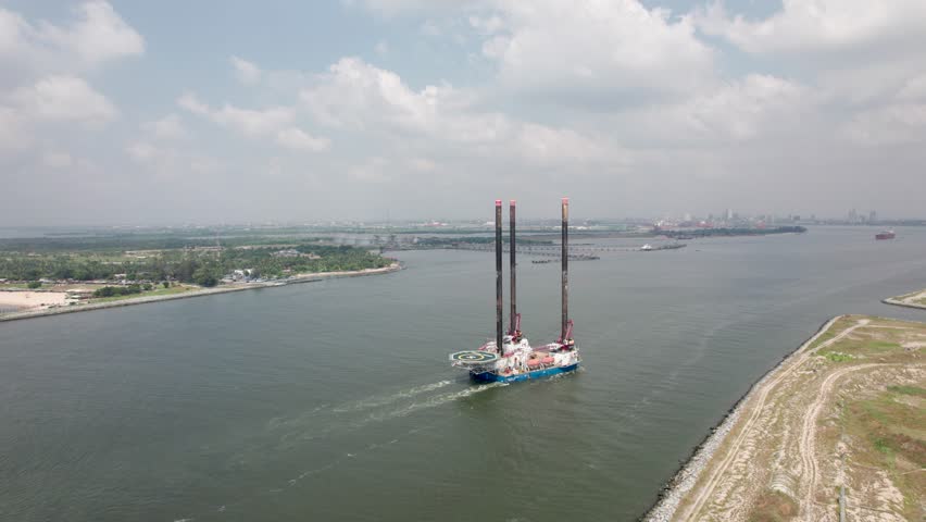 An offshore support vessel is currently travelling from the Atlantic Ocean towards Lagos Port.