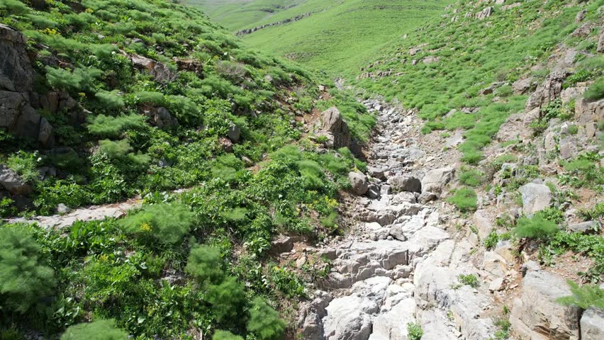 This magnificent landscape in eastern Turkey is a paradise that nature lovers and adventurers long to explore. It promises unforgettable memories to its visitors in every season.