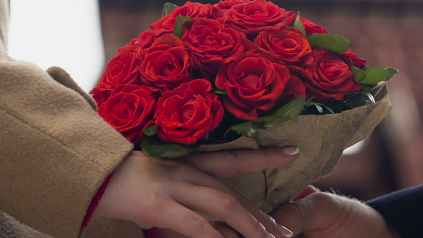 flowers gift for girlfriend