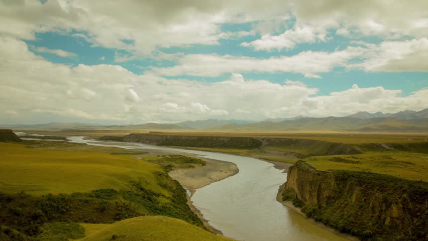 Timelapse of the Yellow river in Qinghai province, China. also called the Tibetian platua and have many grassland at a hight of 3500 meters above sea level