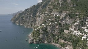 
Video showing the Amalfi Coast from the point of view of Positano. One of the jewels of the Mediterranean bathed by beautiful waters and an incomparable environment.