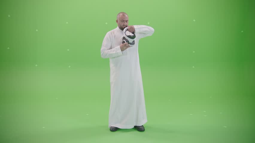 arab saudi man virtual reality headsets