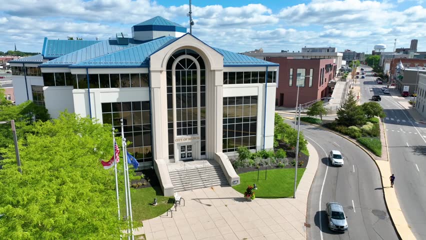 Aerial View of Muncie City Hall with Pedestal Motion