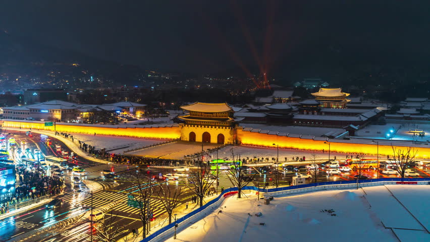 Time lapse of Gyeongbokgung Palace Korean landmark light show in front of Gyeongbokgung Palace and Seoul South Korea Royalty-Free Stock Footage #3455499003