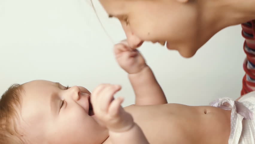 Maman Bebe Calin Stock Video Footage 4k And Hd Video Clips Shutterstock