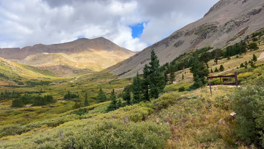 Kite Lake Trailhead hike Mount Lincoln loop Kite Lake Trail hiking 14er Rocky Mountain Colorado Bross Cameron Democrat Grays Torreys Quandary mountaineering peaks morning sunrise landscape pan left