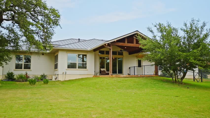 San Antonio, texas - July 18th 2023: a home back yard