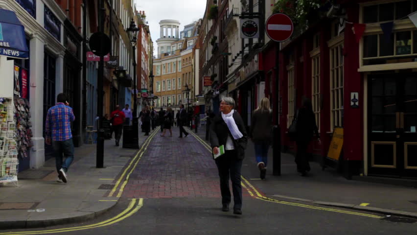 LONDON - OCTOBER 10, 2011: Narrow streets in England 