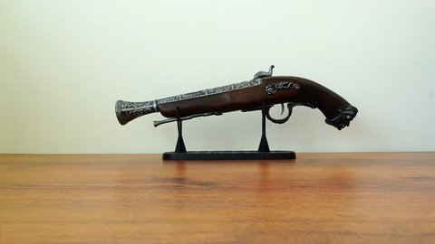 demonstration of the prototype of an ancient pistol of the times of the kings.